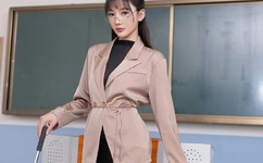 《巨乳女教师》BD版电影